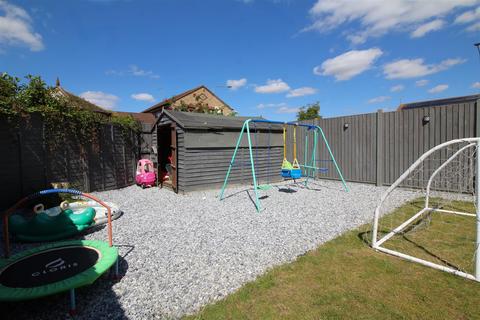4 Caldbeck Close, Gunthorpe, Peterborough, PE4 7NF