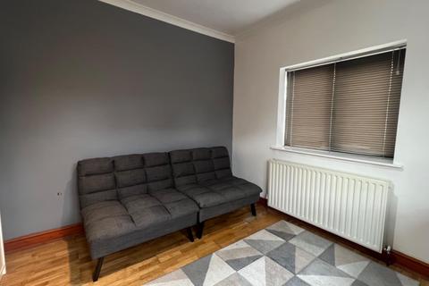 Studio to rent, Whitebutts Road, Ruislip, Greater London