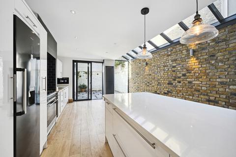 5 bedroom terraced house for sale, Fabian Road, London