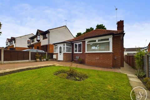 2 bedroom detached bungalow for sale, Reinwood Avenue, Leeds