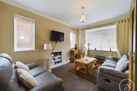 2 bedroom detached bungalow for sale, Reinwood Avenue, Leeds