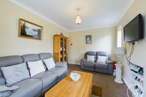 2 bedroom detached bungalow for sale, Reinwood Avenue, Leeds