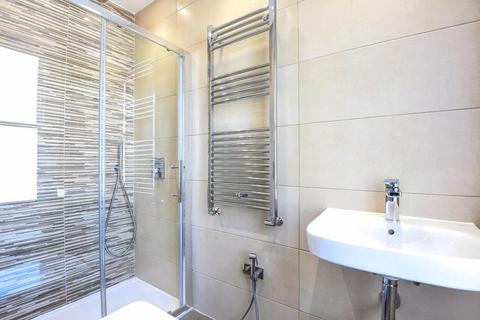 75 Raleigh Road, Richmond, TW9 2DU