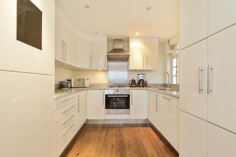 3 bedroom flat for sale, Soho, London W1D