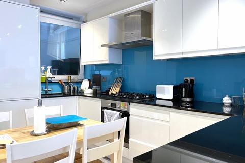 3 bedroom flat for sale, Euston, London NW1