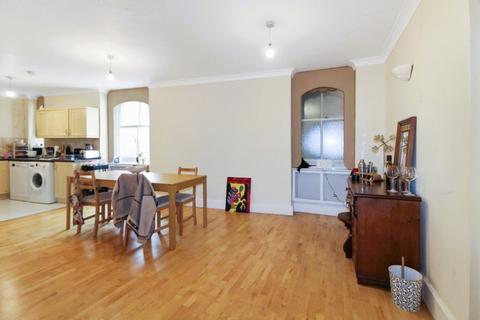 3 bedroom flat for sale, Bayswater, London W2