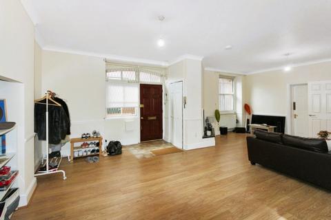 3 bedroom flat for sale, Bayswater, London W2