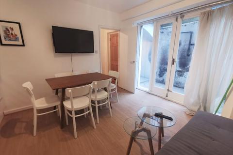 1 bedroom apartment to rent, Fitzrovia, London W1T