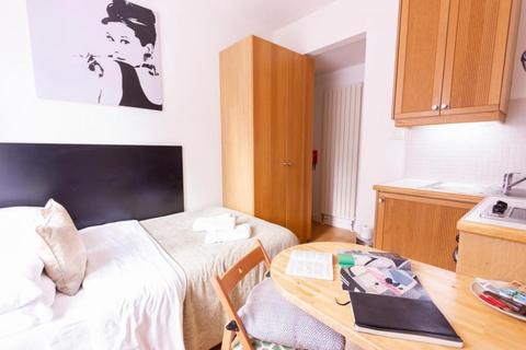 Studio to rent, Euston, London NW1