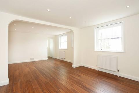 4 bedroom flat to rent, St Johns Wood, London NW8