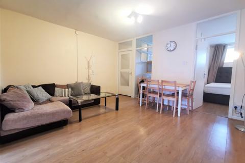 3 bedroom flat to rent, St Pancras, London NW1