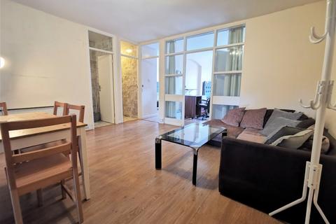 3 bedroom flat to rent, St Pancras, London NW1