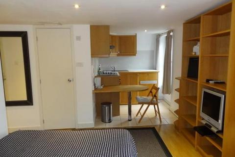 Studio to rent, Bloomsbury, London WC1H