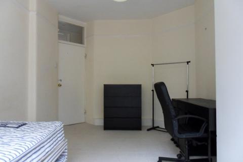 3 bedroom flat to rent, Bloomsbury, London WC1H