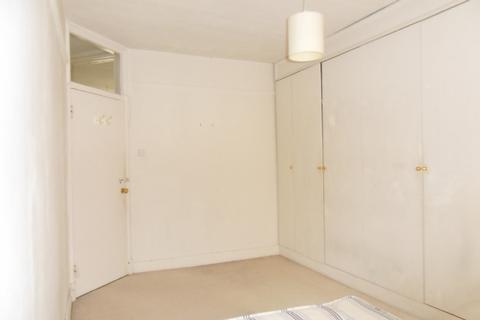 3 bedroom flat to rent, Bloomsbury, London WC1H