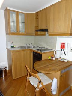 Studio to rent, Euston, London NW1