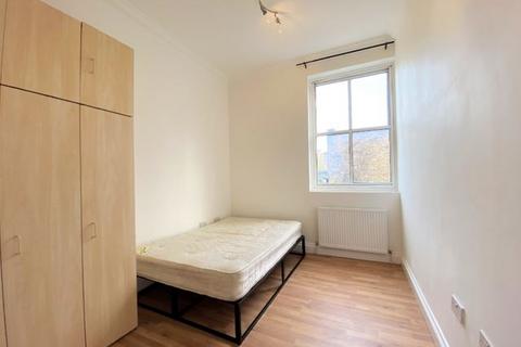 3 bedroom flat to rent, Chalk Farm, London NW3