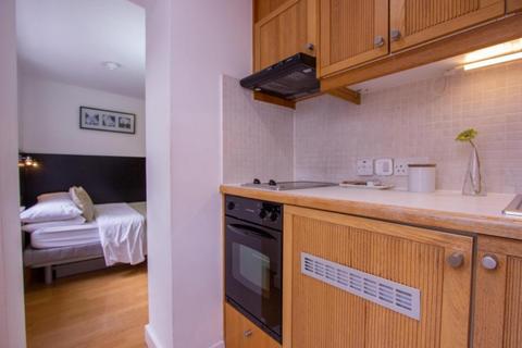 Studio to rent, Euston, London NW1