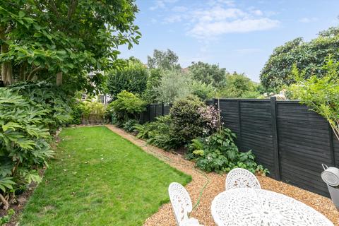 5 bedroom terraced house for sale, Percy Road, London, W12.