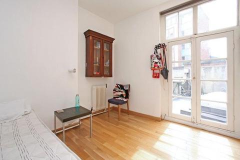 2 bedroom flat to rent, Farringdon, LONDON EC1N