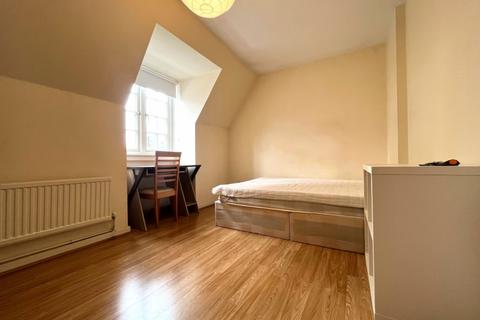 4 bedroom flat to rent, Euston, London NW1