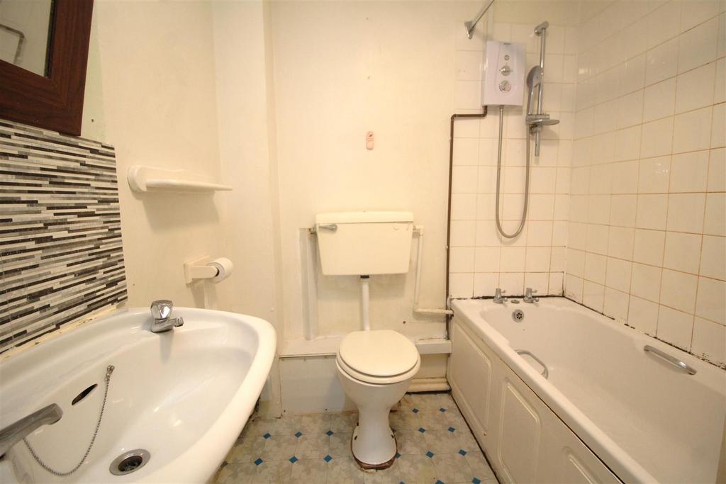 Bathroom.JPG
