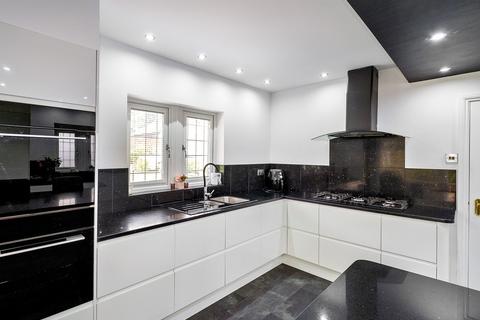 280 Apperley Road, Bradford, BD10 0PX
