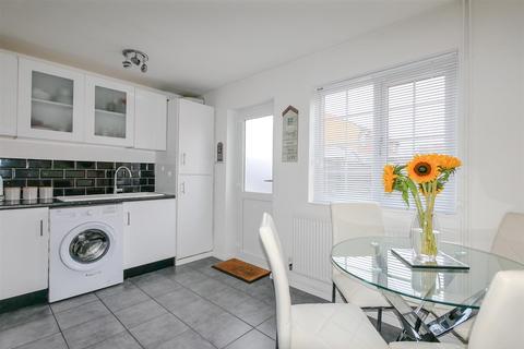 2 bedroom end of terrace house for sale, Leach Road, Berinsfield OX10