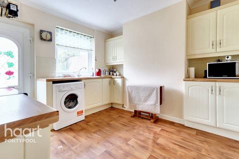 3 bedroom end of terrace house for sale, Capel Newydd Avenue, Blaenavon