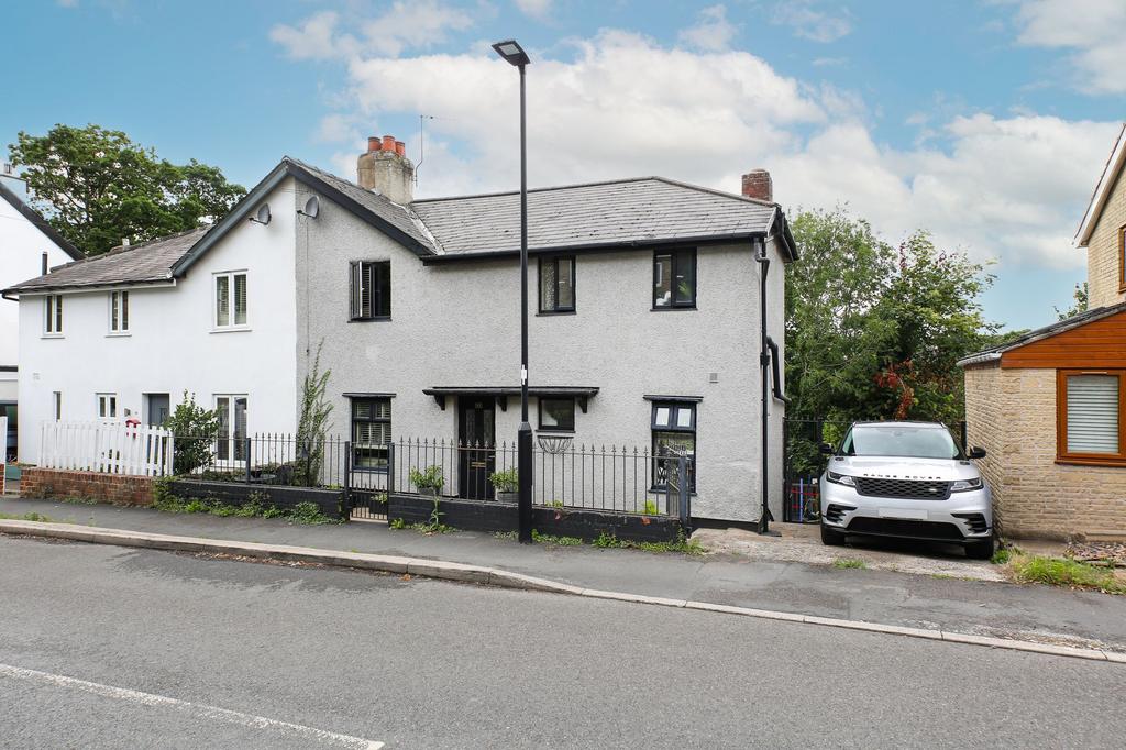 Queen Victoria Road, Sheffield S17 3 bed semidetached house for sale