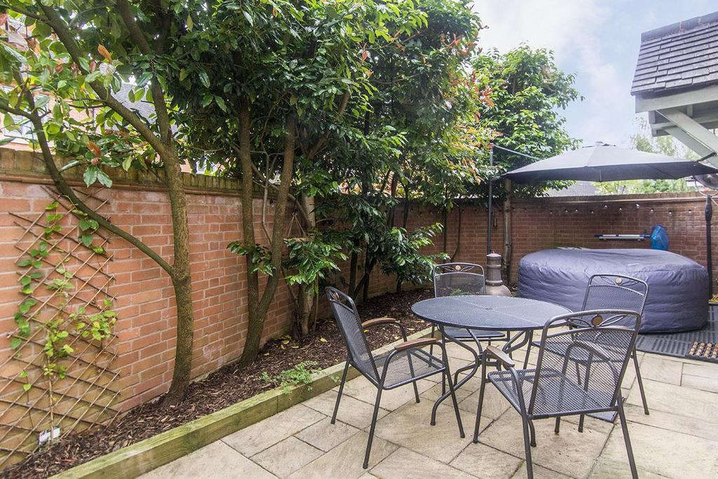 Courtyard Garden