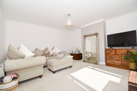44 Cricketers Drive, Meopham, Gravesend, DA13 0AX