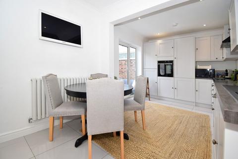 44 Cricketers Drive, Meopham, Gravesend, DA13 0AX