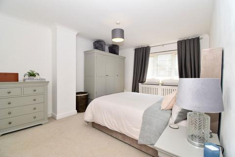 44 Cricketers Drive, Meopham, Gravesend, DA13 0AX
