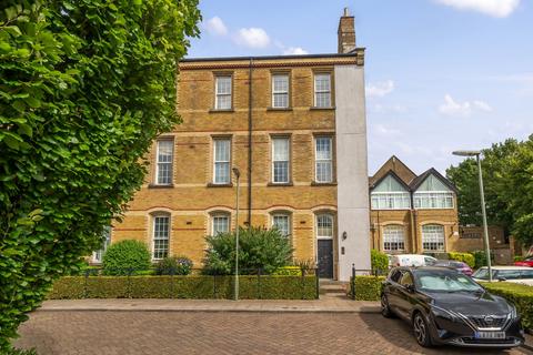 2 bedroom apartment for sale, Brigade Place, Caterham CR3