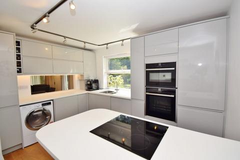 2 bedroom ground floor flat for sale, West End Lane, Pinner