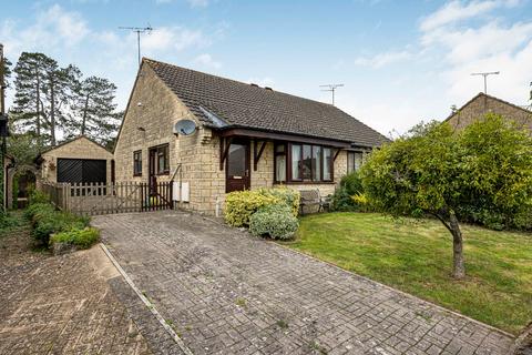 2 bedroom bungalow for sale, Hanks Close, Malmesbury, Wiltshire, SN16