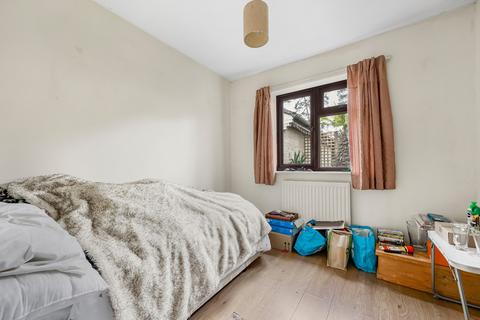 17 Hanks Close, Malmesbury, SN16 9UA