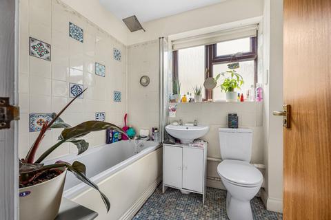 17 Hanks Close, Malmesbury, SN16 9UA