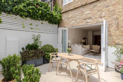 4 bedroom terraced house for sale, Boyne Terrace Mews, London