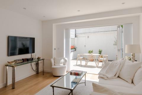 4 bedroom terraced house for sale, Boyne Terrace Mews, London