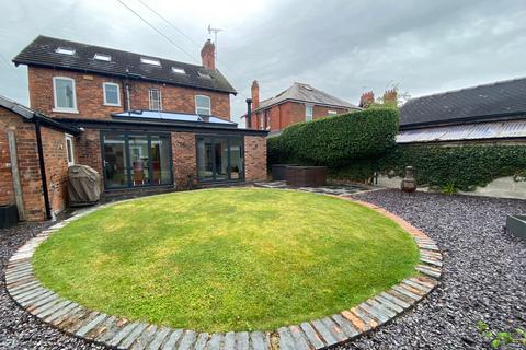 5 bedroom detached house for sale, London Road, Sandbach