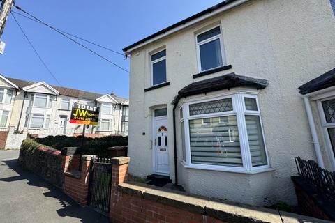 3 bedroom house to rent, Hengoed, Hengoed CF82