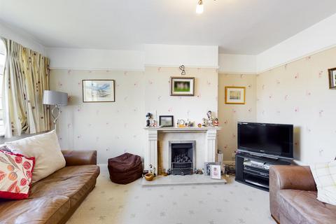 4 bedroom semi-detached house for sale, Benhurst Gardens, South Croydon, Surrey