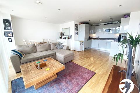 3 bedroom flat for sale, Seager Place, London, SE8