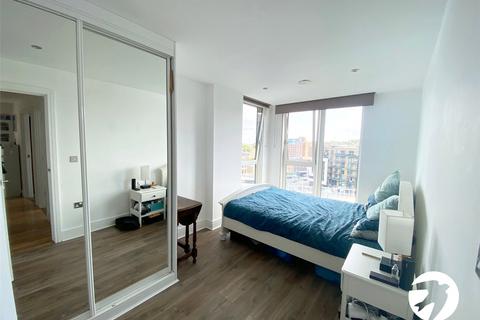 3 bedroom flat for sale, Seager Place, London, SE8