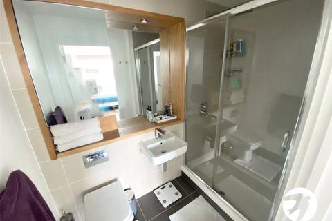 3 bedroom flat for sale, Seager Place, London, SE8