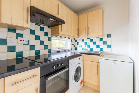 1 bedroom flat to rent, Pilgrims Close, N13, Palmers Green, London, N13