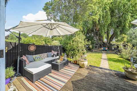 16 Hilldown Road, London, SW16 3DZ