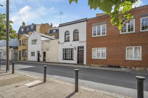 2 bedroom terraced house for sale, New Park Road, London